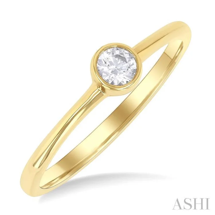 Elegant Diamond Ring-1/6 ctw Petite Bezel Set Round Cut Diamond Fashion Ring in 10K Yellow Gold