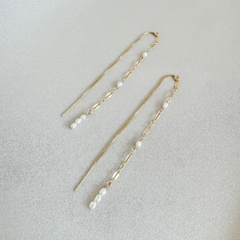 Trendy Earrings for Bridesmaids-Pearl Cluster Threader