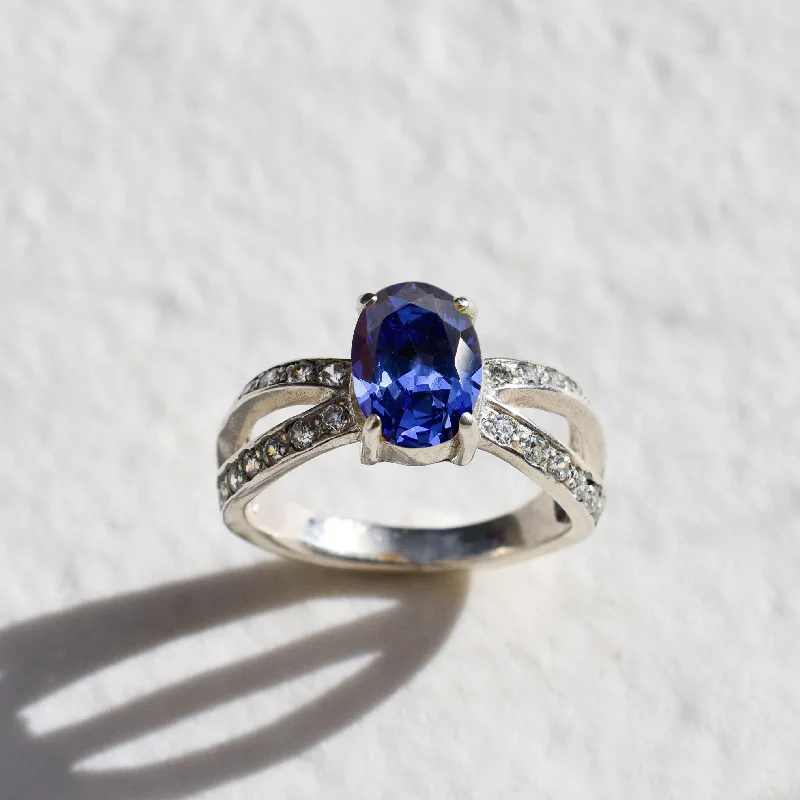 Rose Gold Engagement Ring-Tanzanite Ring - Blue Oval Ring - Vintage Split Shank Ring