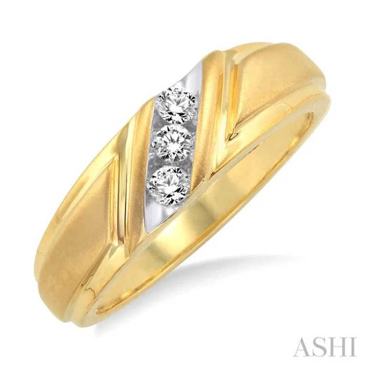 Elegant Diamond Ring-1/8 ctw Round Cut Diamond Women's Ring in 10K Yellow Gold